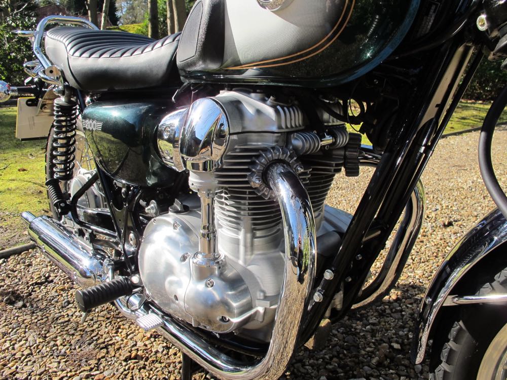 Kawasaki W800 - Classic Super BikesClassic Super Bikes