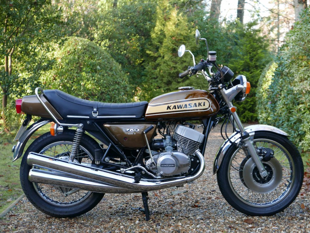 W it's 1/12 Kawasaki MACH Ⅲ 750SS Amazon.com: 1:12 Motorcycle for:Kawasaki 750SS MACH IV