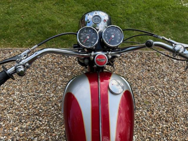 Triumph T150 Trident